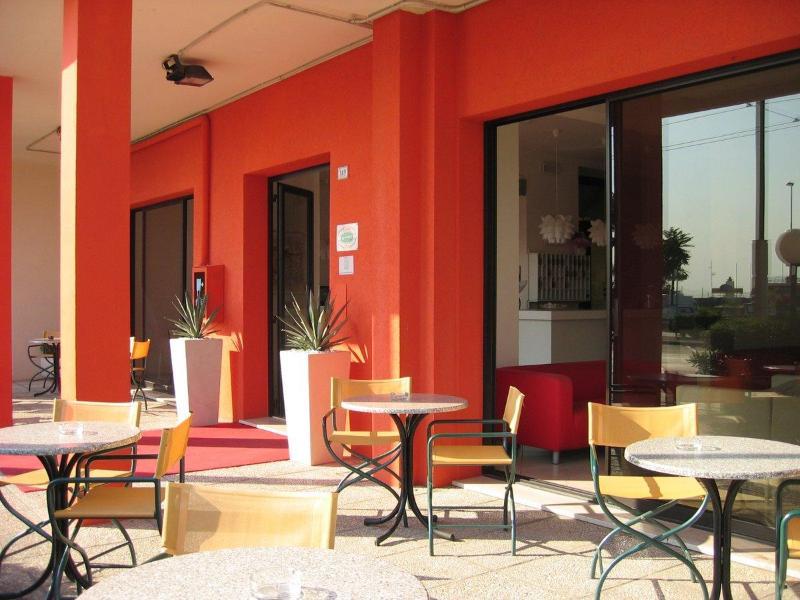 Hotel Gran San Bernardo Riccione Exterior foto